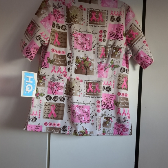 HQ scrub top size medium NWT - Picture 5 of 7